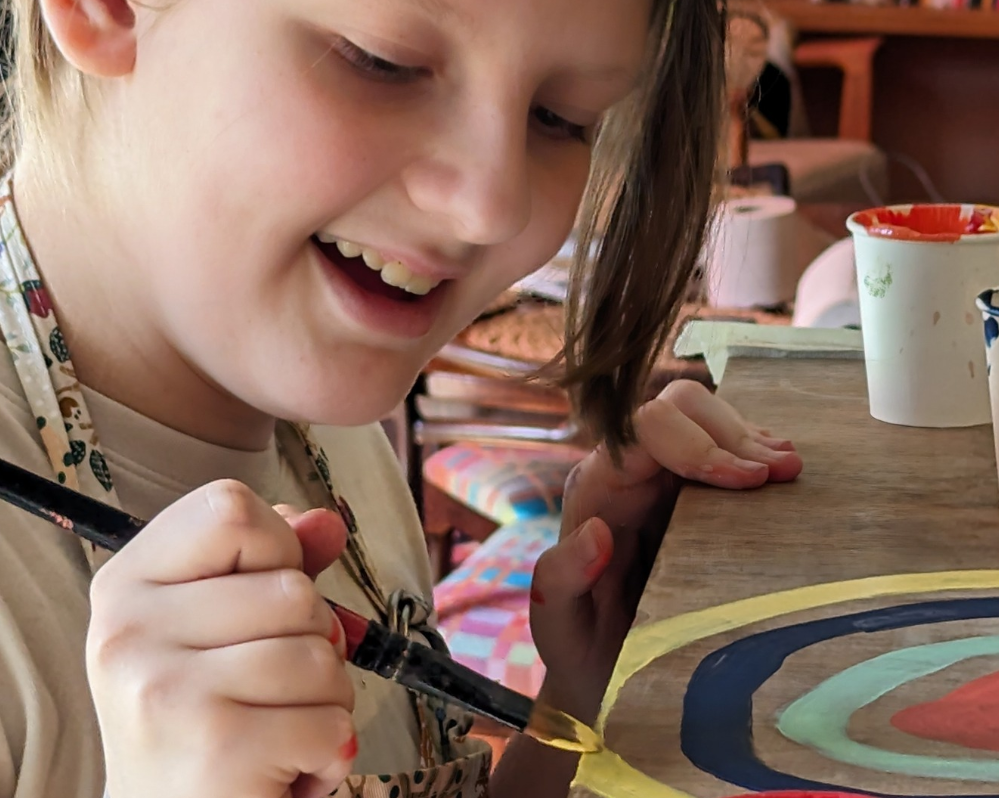 Kunst als Schlüssel zur Entwicklung: Warum kreatives Gestalten Kinder wachsen lässt
